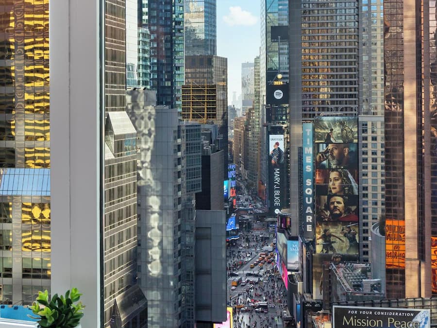 Literie hypoallergénique, coffres-forts dans les chambres, bureau