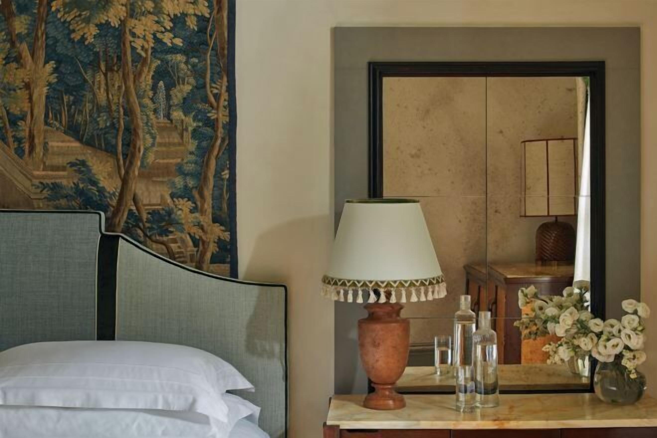 Minibar, coffres-forts dans les chambres, décoration personnalisée