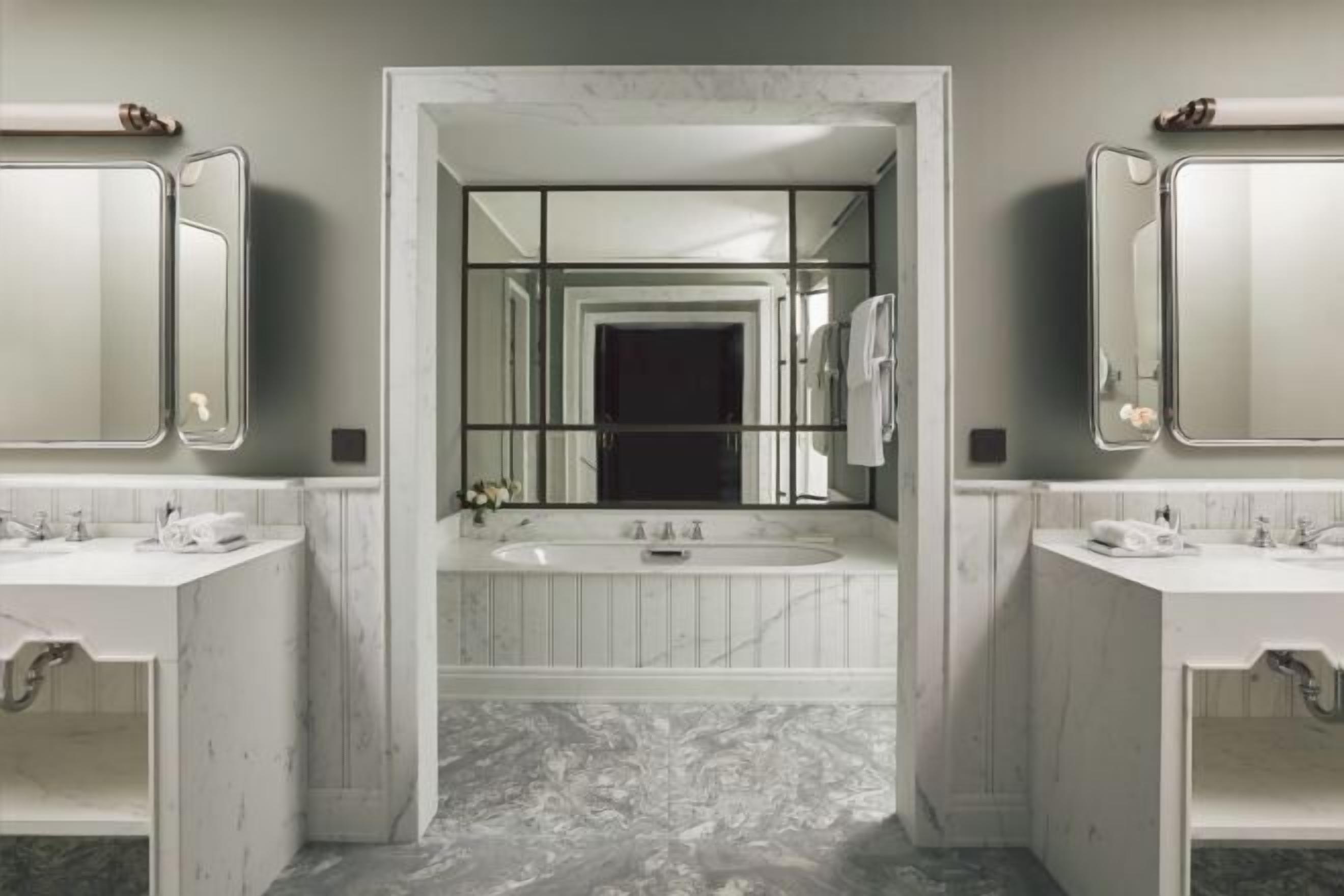 Ensemble douche/baignoire, douche à « effet pluie », sèche-cheveux