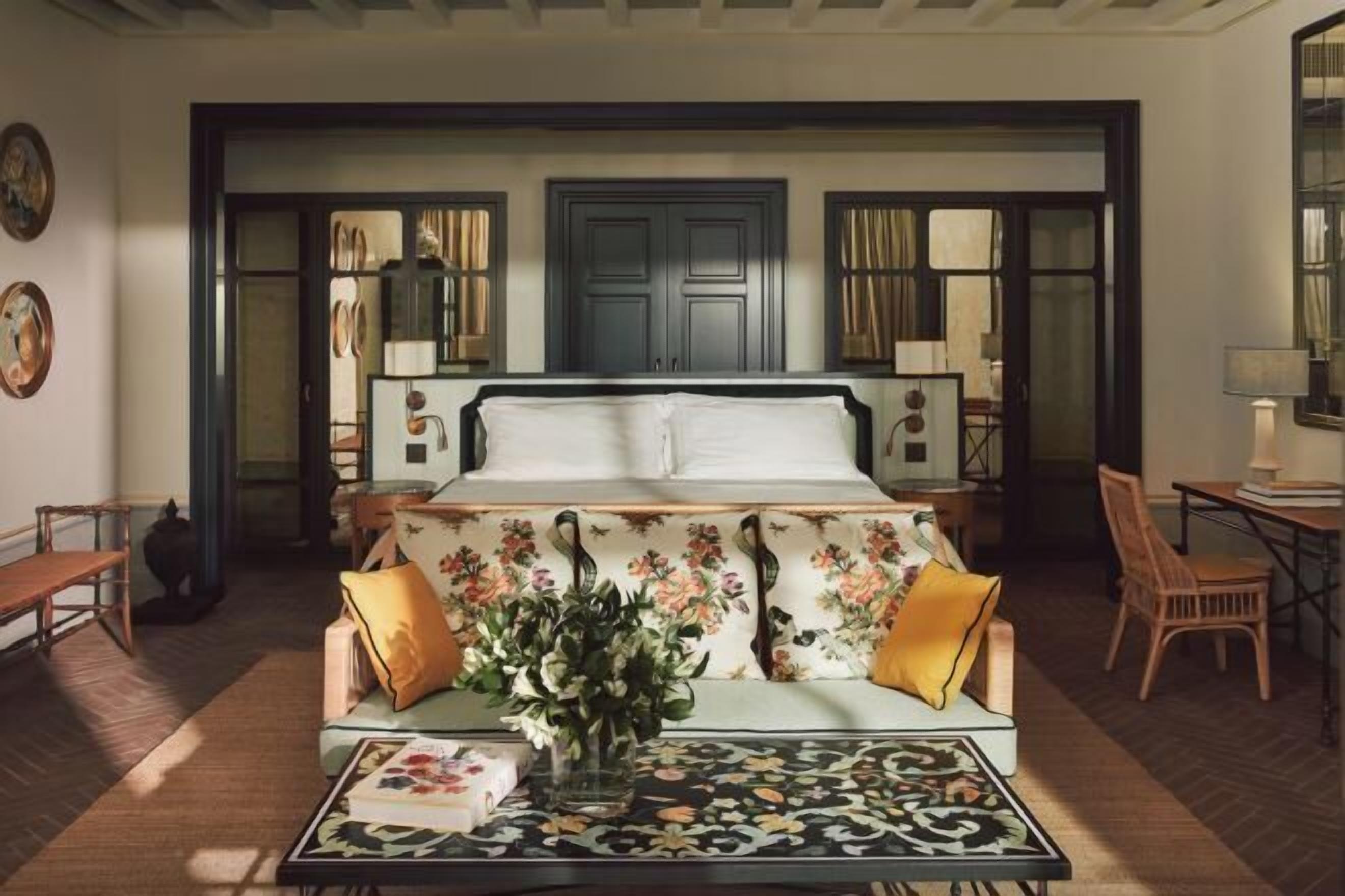 Minibar, coffres-forts dans les chambres, décoration personnalisée