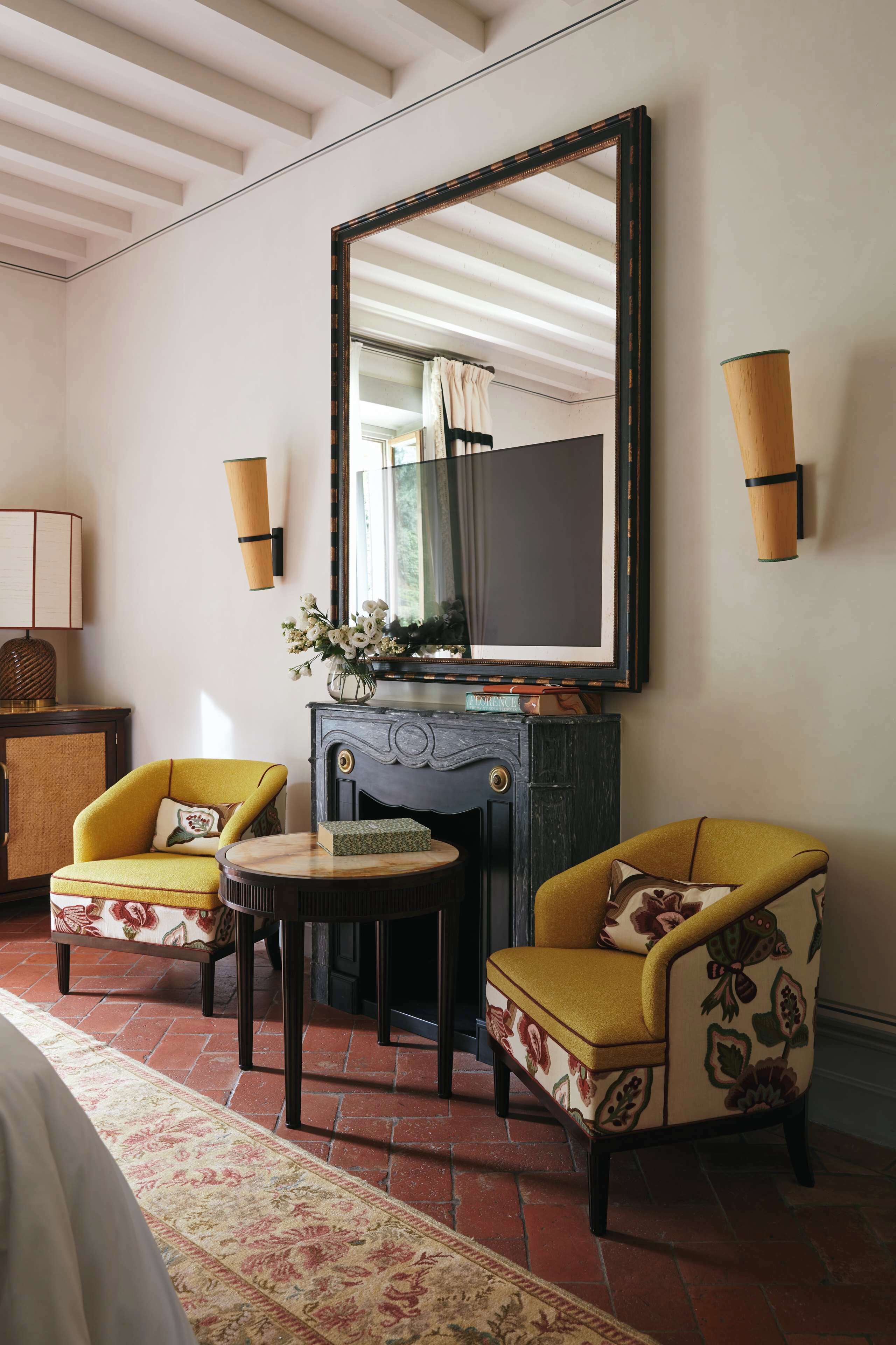 premium room | minibar, in-room safe, individually decorated, individually furnished