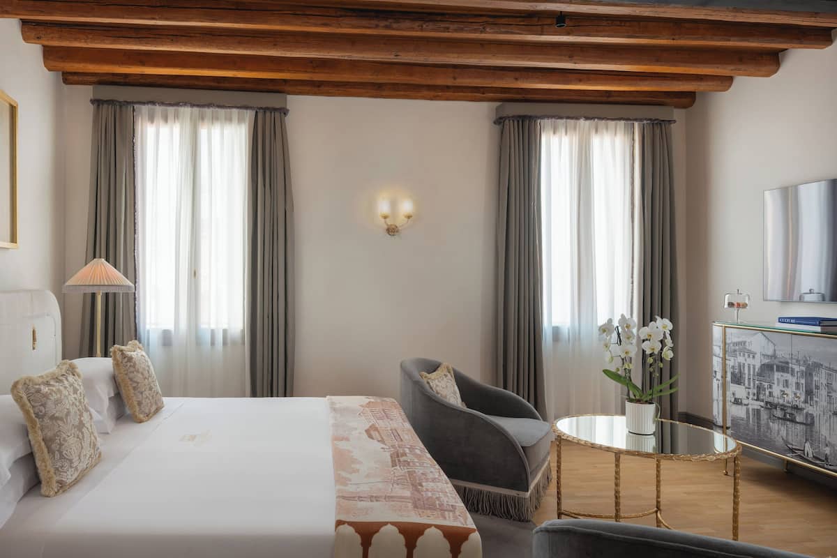 Suite júnior | 1 dormitori, minibar, caixa forta a l'habitació i escriptori
