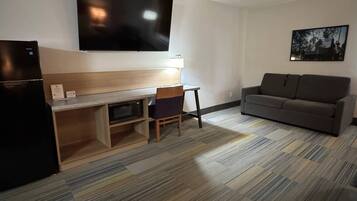 Suite, 1 King-Bett und Schlafsofa, Nichtraucher | Schreibtisch, Bügeleisen/Bügelbrett, kostenloses WLAN, Bettwäsche