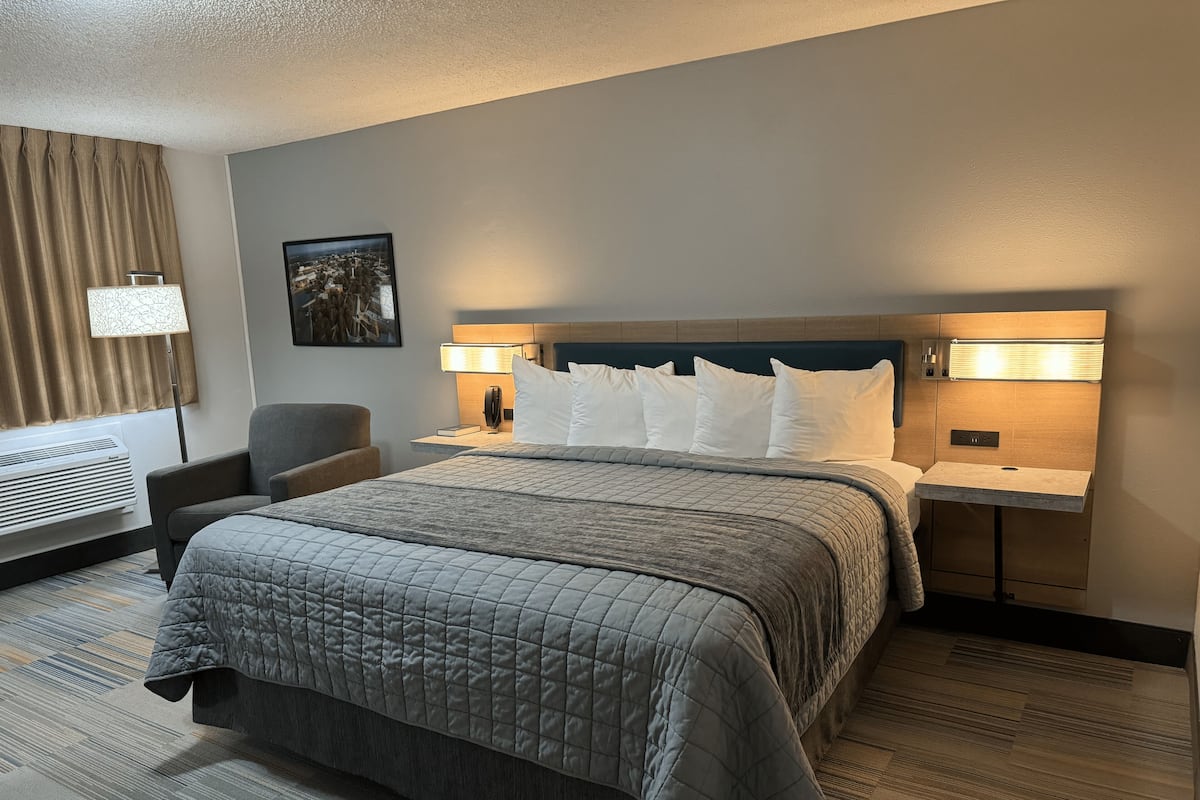 Desk, iron/ironing board, free WiFi, bed sheets