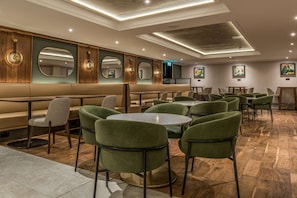 Lobby - Hilton London Watford (Watford)