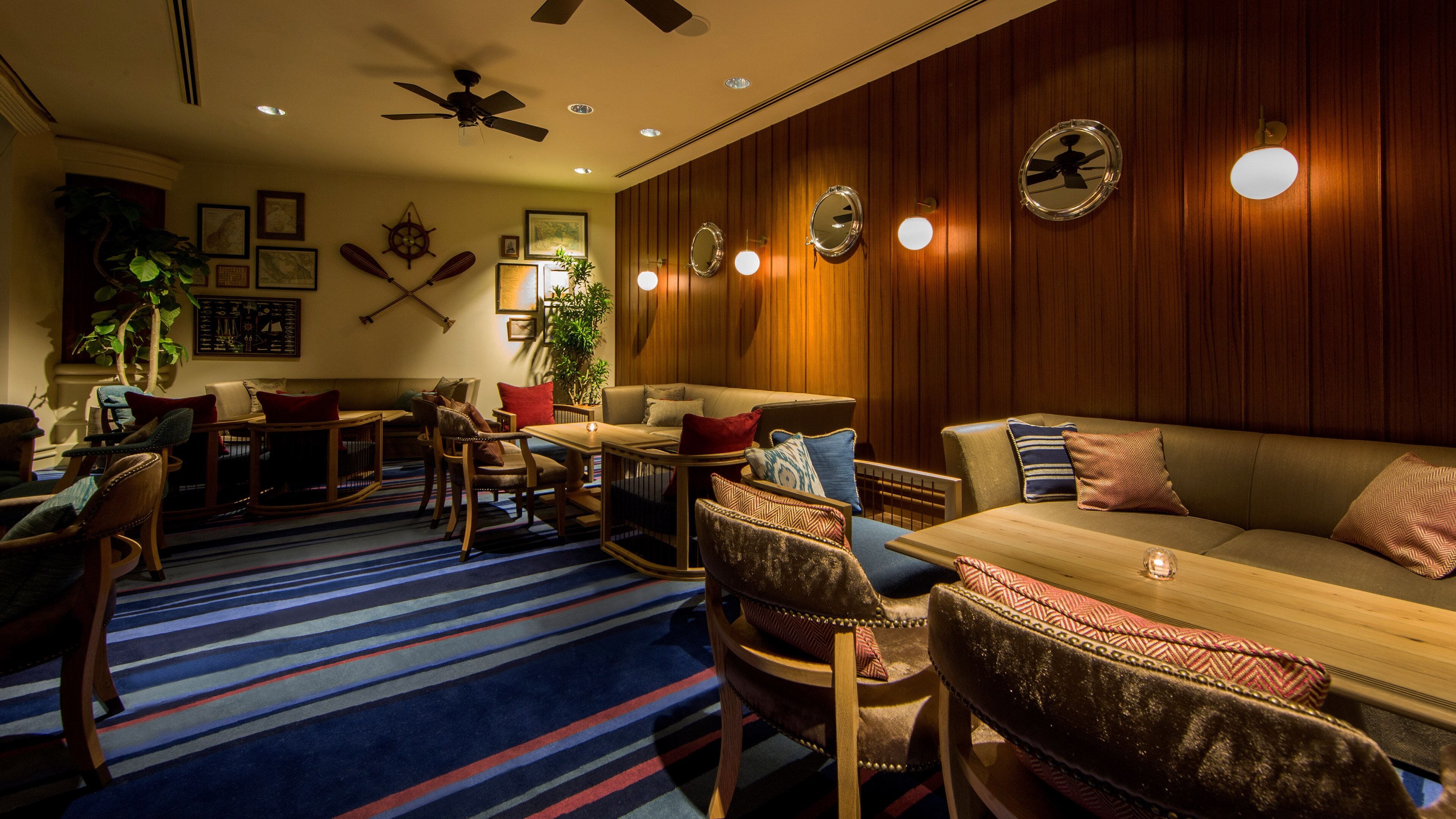 lobby lounge, ocean views, open daily