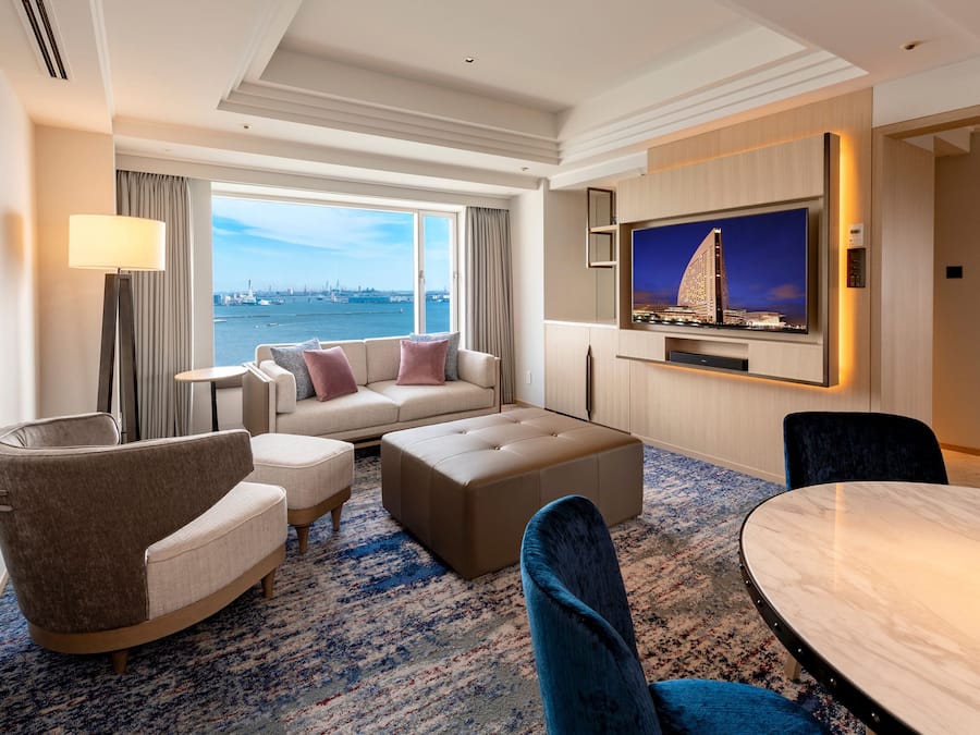 32-inch TV with satellite channels, offices
