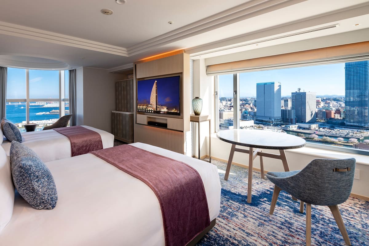 Minibar, Zimmersafe, Schreibtisch, laptopgeeigneter Arbeitsplatz