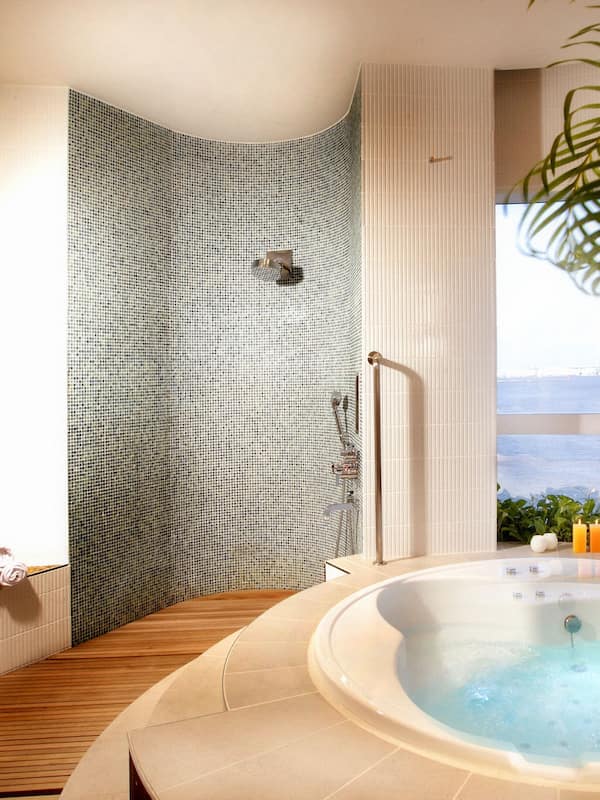 Hot tub, body treatments, aromatherapy, body wraps, body scrubs