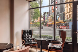 Lobby - Radisson Blu Hotel, London Leicester Square (London)