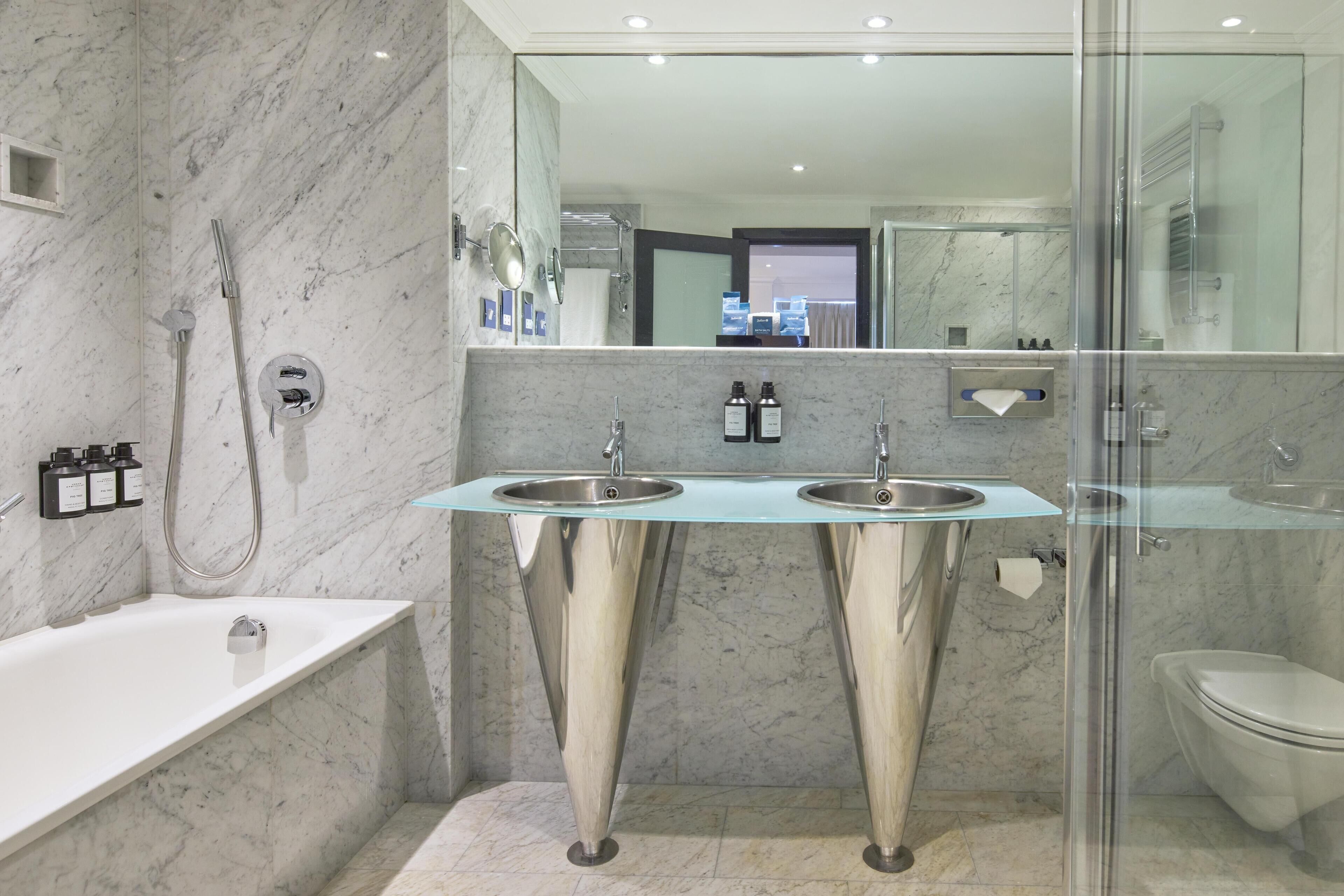 Photo - Radisson Blu Hotel, London Leicester Square