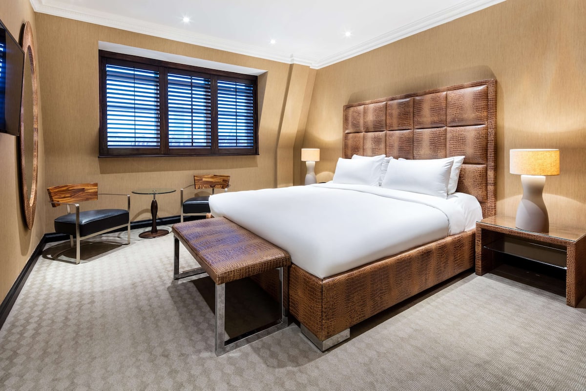 Suite, 1 chambre (View of the Square)