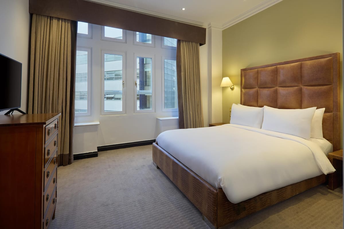 Standard Room | Egyptian cotton sheets, premium bedding, in-room safe, desk