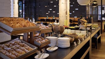 Komplett frokost hver dag (GBP 29.00 per person)