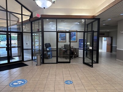 Baymont Inn and Suites by Wyndham Farmington, MO