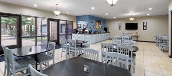 Baymont Inn and Suites by Wyndham Farmington, MO