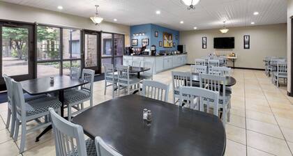 Baymont Inn and Suites by Wyndham Farmington, MO