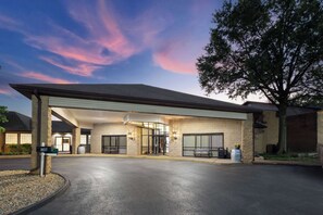 Exterior - Baymont Inn and Suites by Wyndham Farmington, MO (Farmington)
