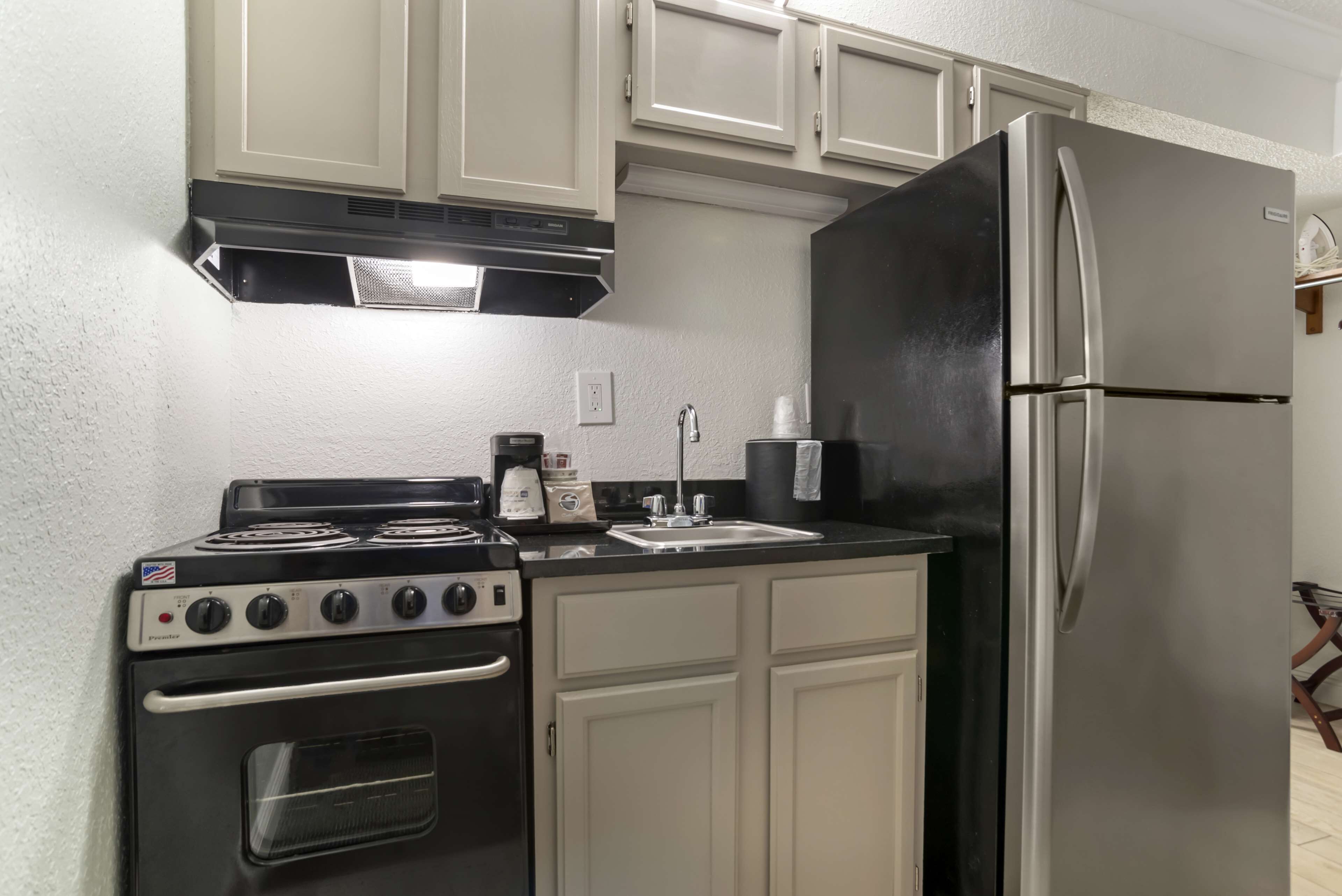 standard room, 2 queen beds, non smoking, kitchenette (street view) | private kitchenette | fridge, microwave, coffee/tea maker