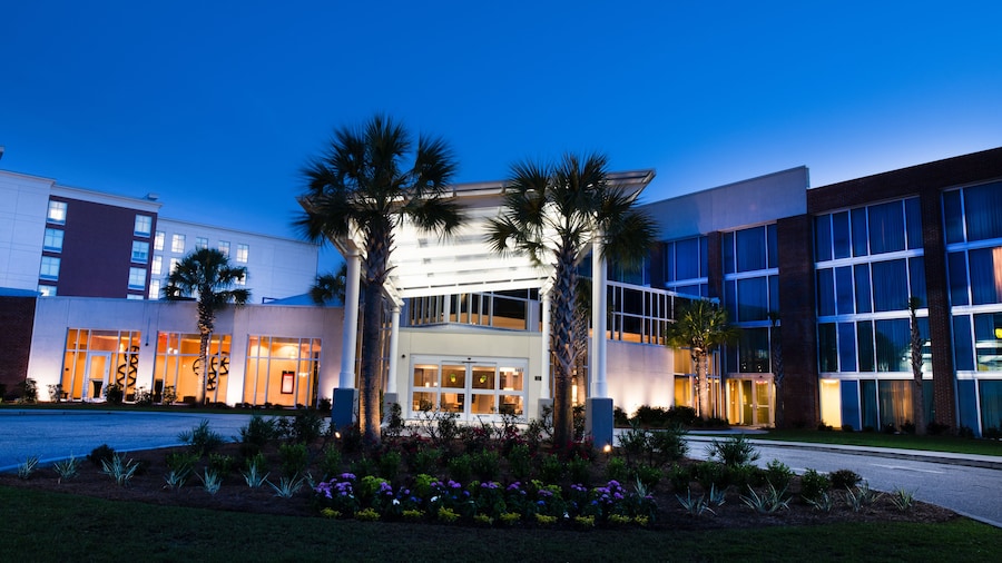 DoubleTree by Hilton Hotel & Suites Charleston Airport