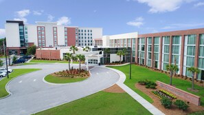 Front of property - DoubleTree by Hilton Hotel & Suites Charleston Airport (North Charleston)