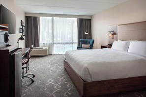 Room, 1 King Bed, Non Smoking | 1 bedroom, premium bedding, down comforters, pillowtop beds
