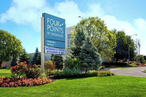 Exterior - Four Points by Sheraton Philadelphia Northeast (Philadelphia)