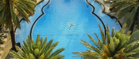 Outdoor pool, sun loungers