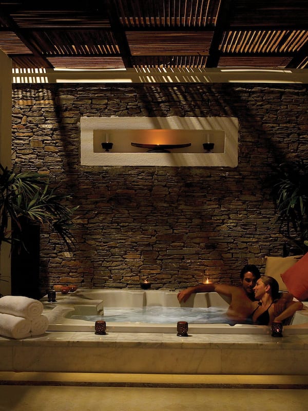 Couples treatment rooms, sauna, hot tub, body treatments, hydrotherapy