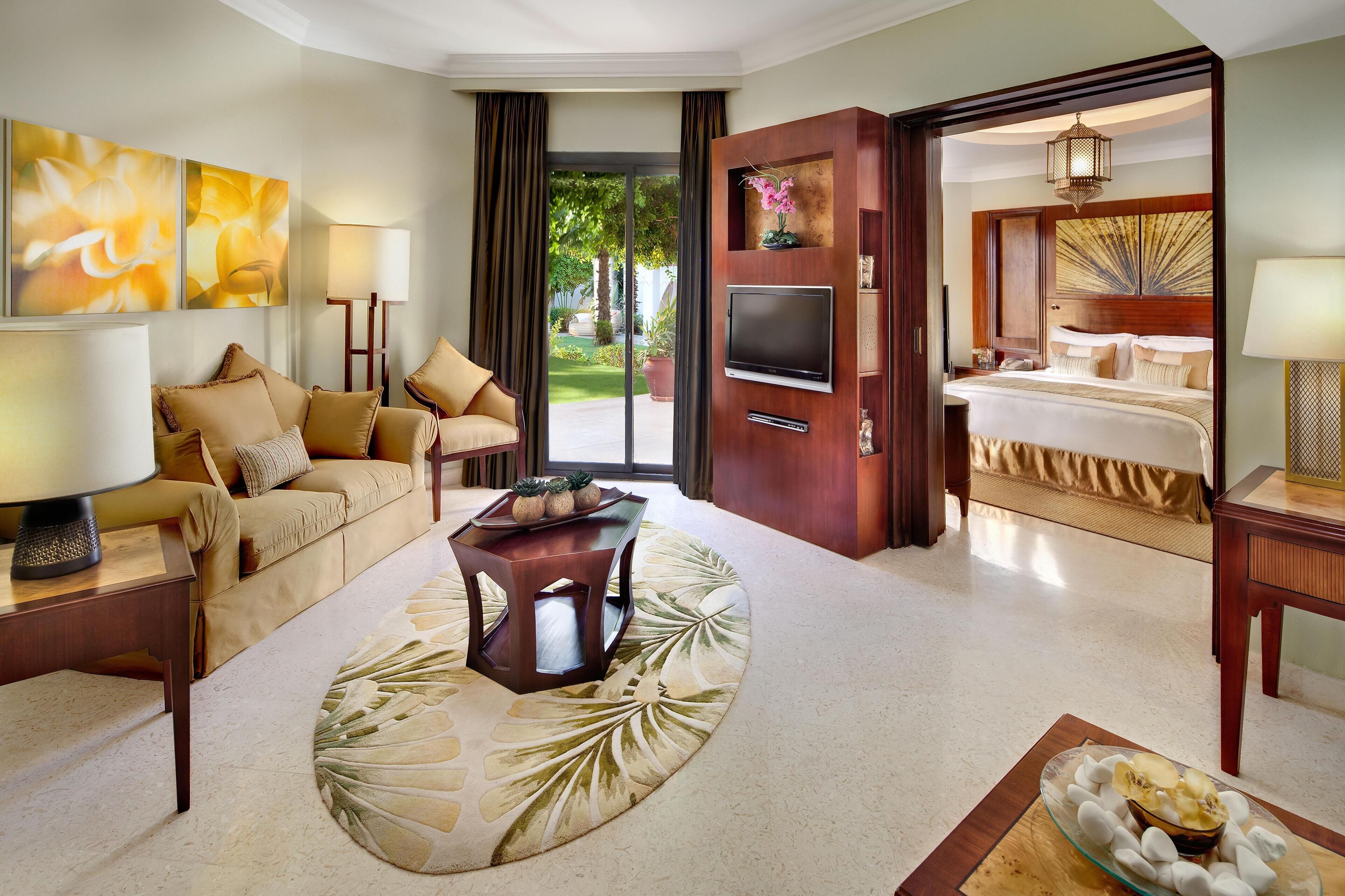 Superior Suite (Spa) | Hypo-allergenic bedding, minibar, in-room safe, desk