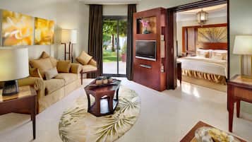 Superior Suite (Spa) | Hypo-allergenic bedding, minibar, in-room safe, desk