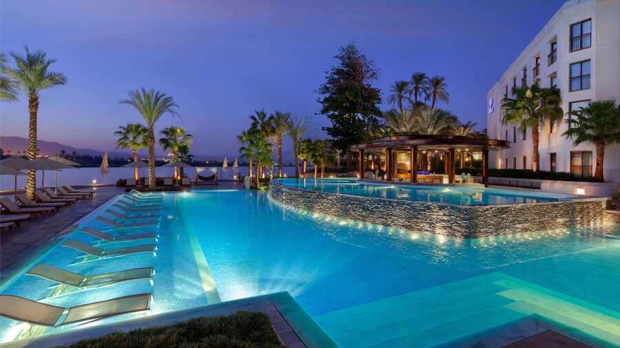 Hilton Luxor Resort & Spa