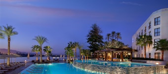 Hilton Luxor Resort & Spa