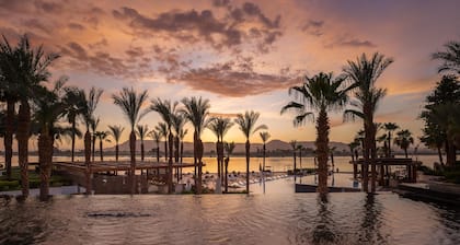 Hilton Luxor Resort & Spa