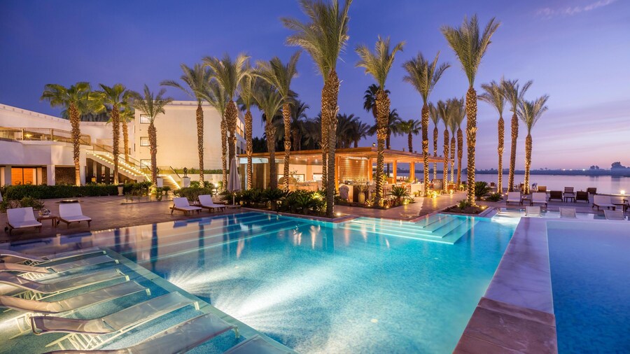 Hilton Luxor Resort & Spa