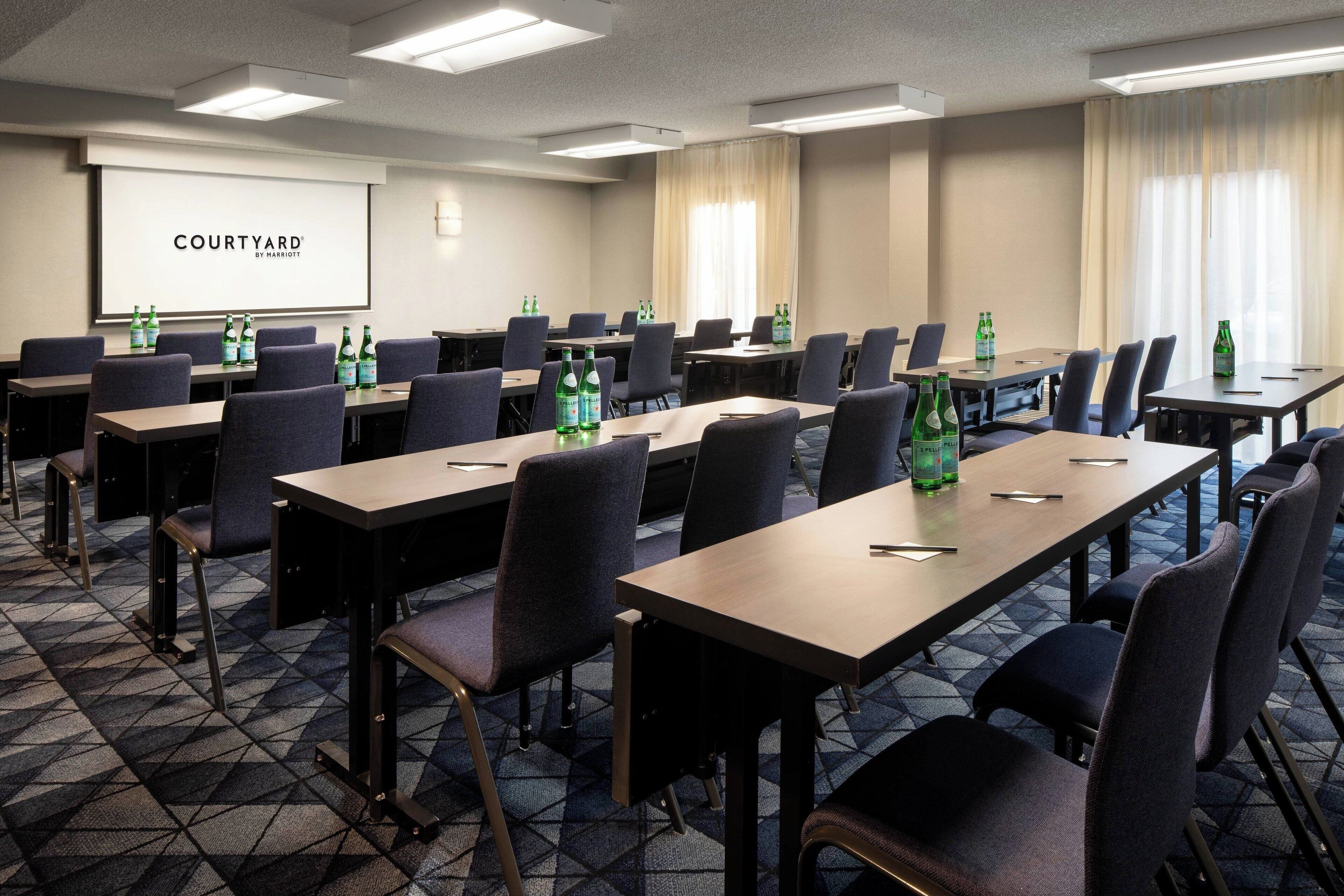 Photo - Courtyard by Marriott Bakersfield