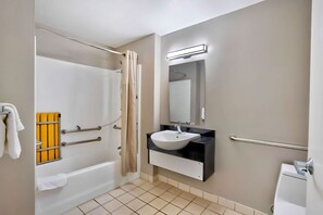 Rolstoeltoegankelijke badkamer
