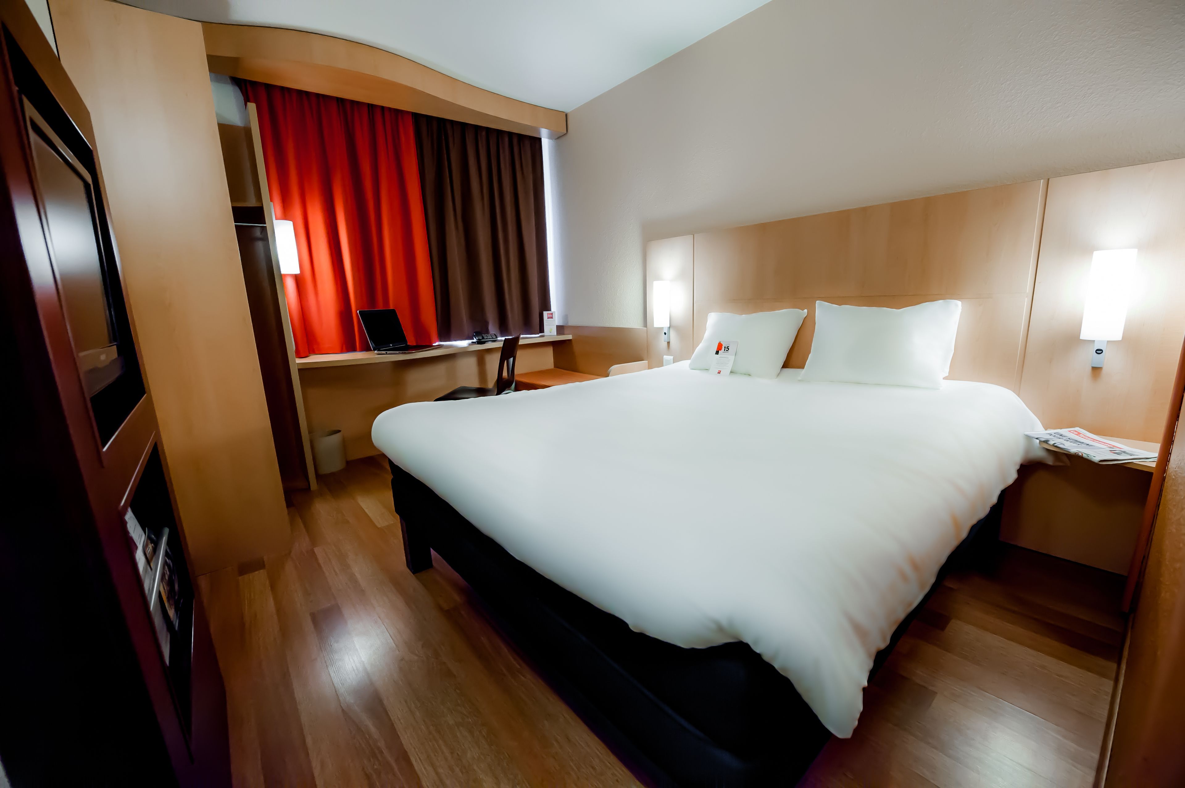 standard room, multiple beds | premium bedding, desk, free wifi, bed sheets