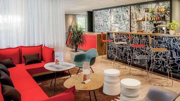 Bar (trong khuôn viên)