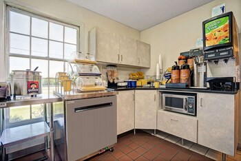 Travelodge by Wyndham Red Wing