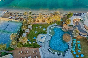 Private beach, sun-loungers, beach umbrellas, beach towels
