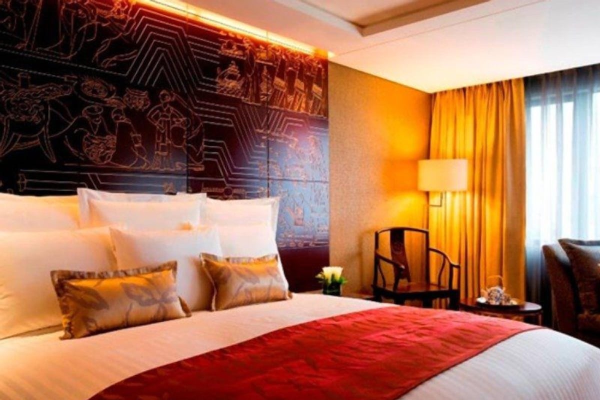 Premium bedding, minibar (some free items), in-room safe, desk