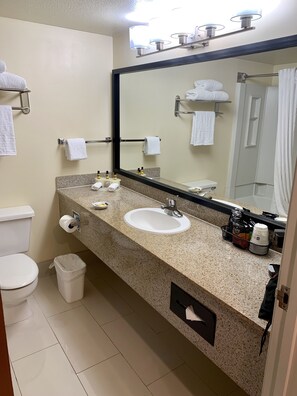 Vòi sen/bồn tắm kết hợp, bồn tắm ngâm, đồ dùng nhà tắm miễn phí 