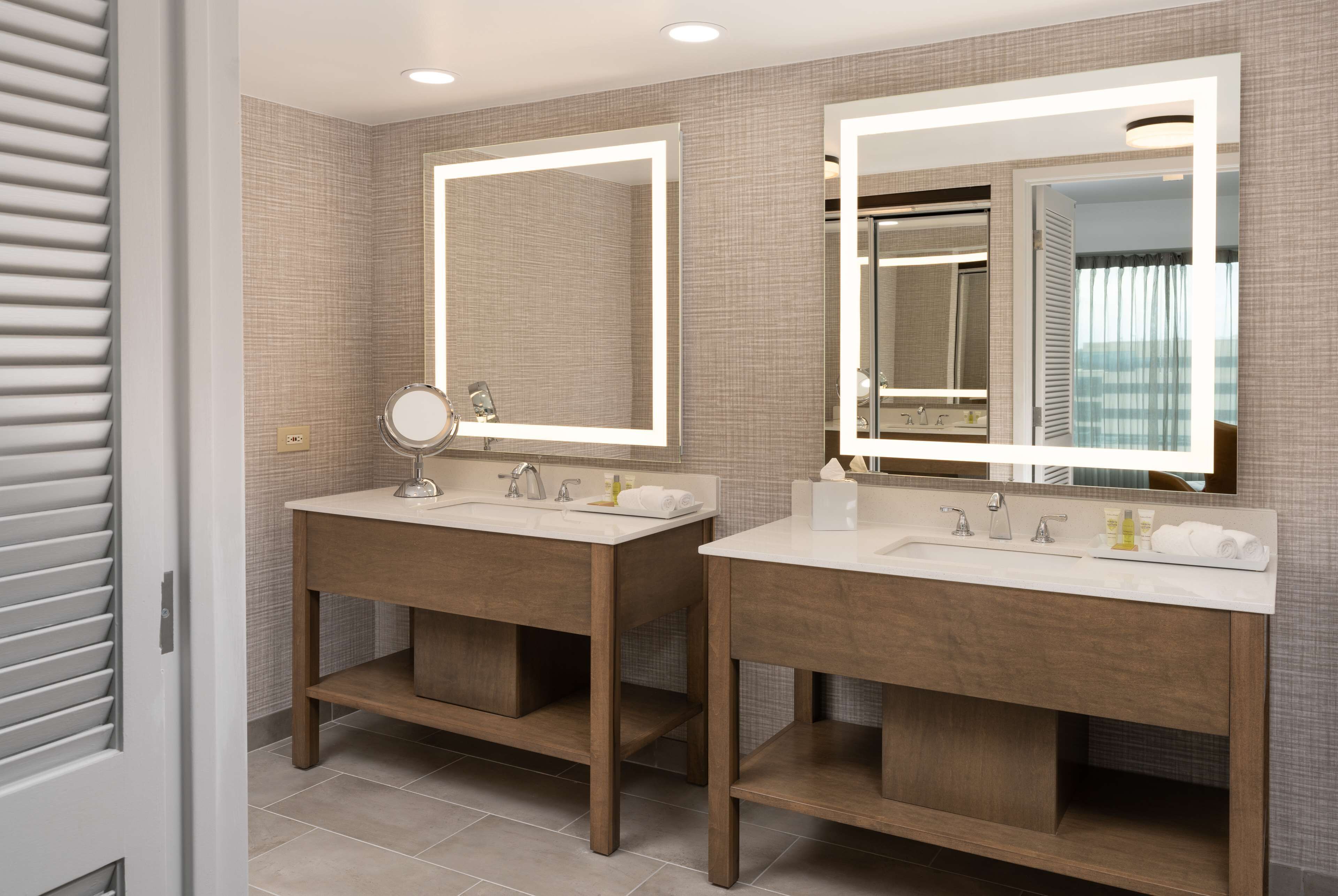 presidential room, 1 king bed | bathroom | free toiletries, hair dryer, towels, soap