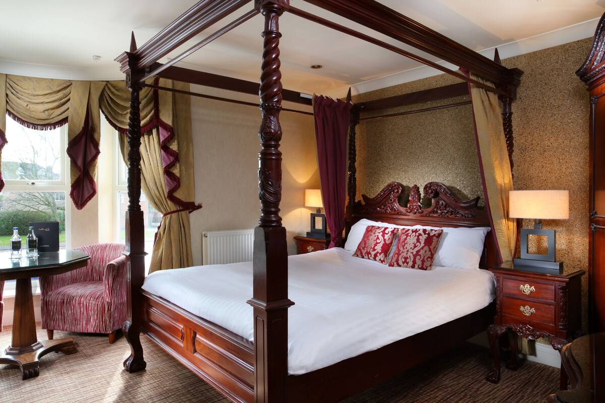 In-room safe, desk, iron/ironing board, free WiFi