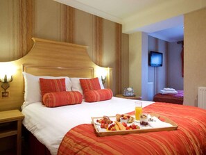 In-room safe, desk, iron/ironing board, free WiFi - Warrington Fir Grove Hotel, Sure Hotel Collection by BW (Warrington)