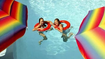 Exercise/lap pool