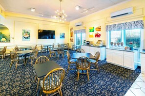 Free daily cooked-to-order breakfast - Quality Inn & Suites Garden of the Gulf (Summerside)