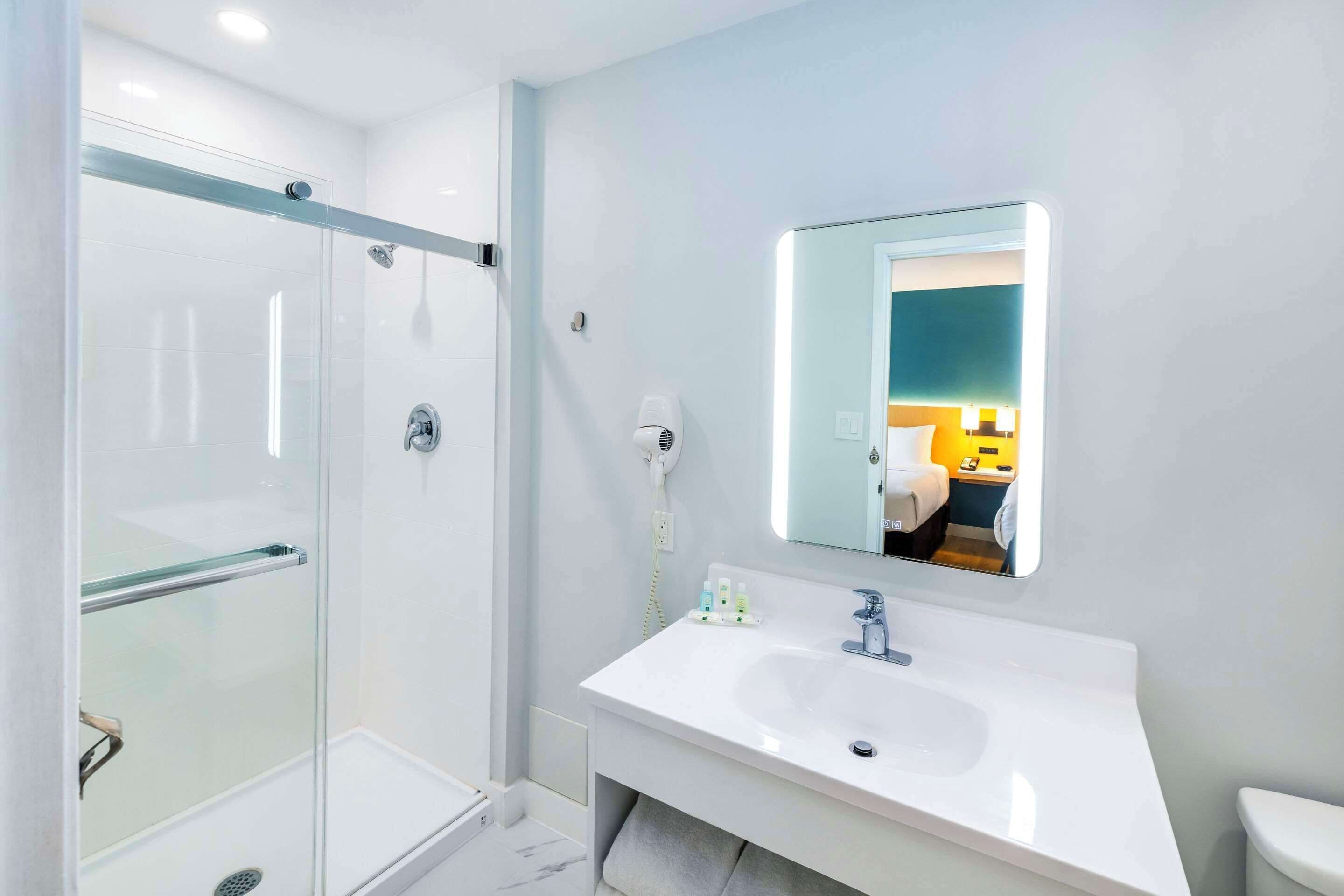 room, 2 queen beds, non smoking (upper floor) | pillow-top beds, desk, iron/ironing board, free cots/infant beds