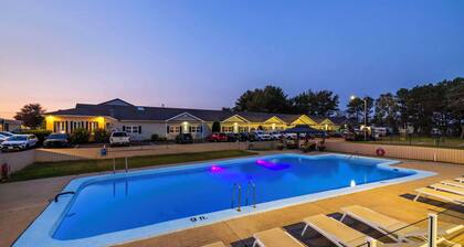 Quality Inn & Suites Garden of the Gulf